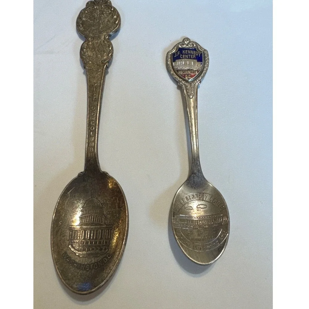 Vintage Washington DC Souvenir Spoons US‎ Capitol & JF Kennedy Center Set of 2